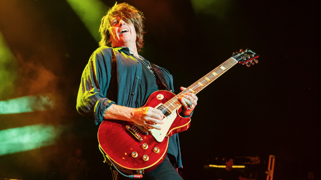 Dean DeLeo (hier mit Stone Temple Pilots am 27. September 2019 in Sterling Heights, Michigan) steht nicht auf Spotify